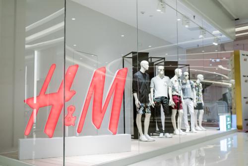 【行业资讯】消失在搜索栏的H&M，要靠姊妹品牌重生了？