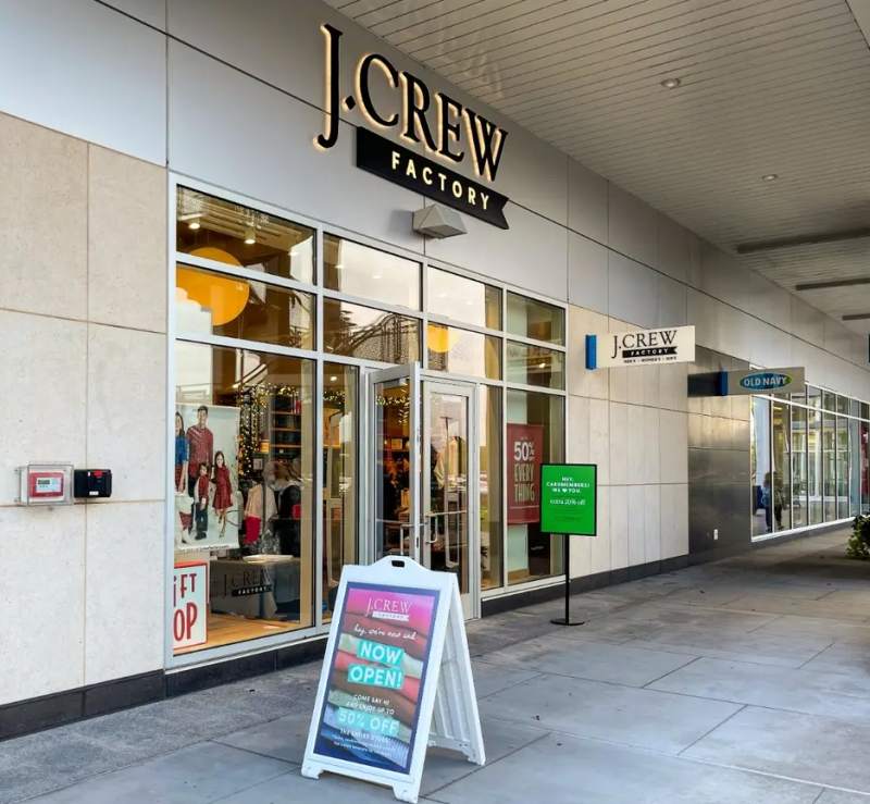 【品牌资讯】J. Crew Factory 长岛新店在Westbury Plaza 的画廊举行了盛大的开幕式！